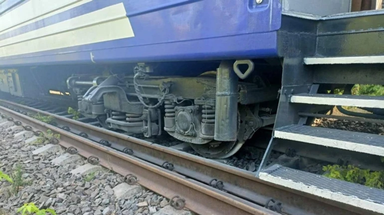 В Закарпатье сошли с рельсов вагоны пассажирского поезда из-за аномальной жары