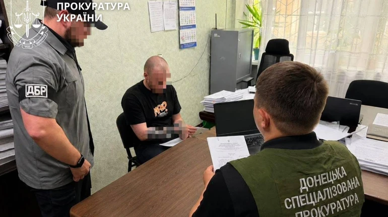 В плену настучал на начальника медслужбы Азова, способствовал пыткам: бойцу НГУ объявлено подозрение