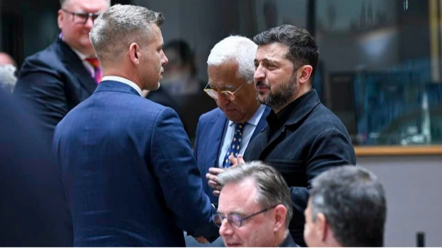 Zelenskyy holds first one-on-one meeting with Hungary's PM