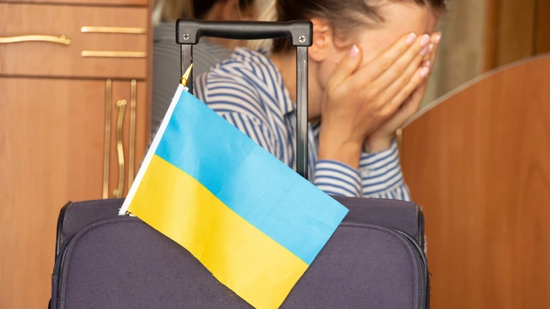 Провина вцілілого й відчуття слабкості: що ми переживаємо, виїжджаючи в безпечні місця?
