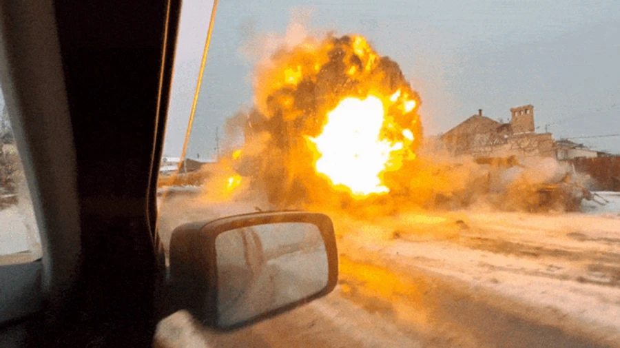 New York Times shares video of missile attack on volunteers in Bakhmut 