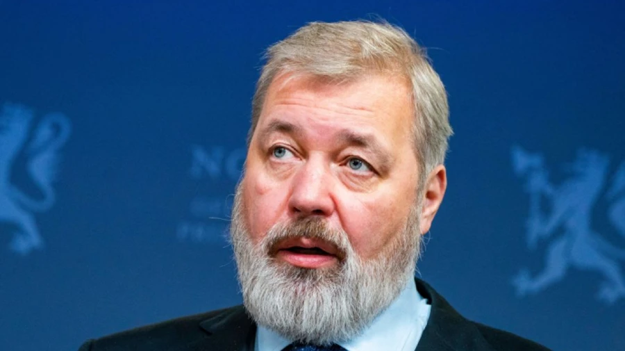 В России напали в купе поезда на главного редактора оппозиционной Новой газеты