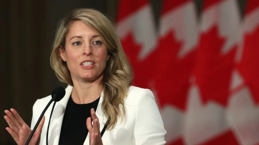 Канада вывозит посольство из Киева во Львов