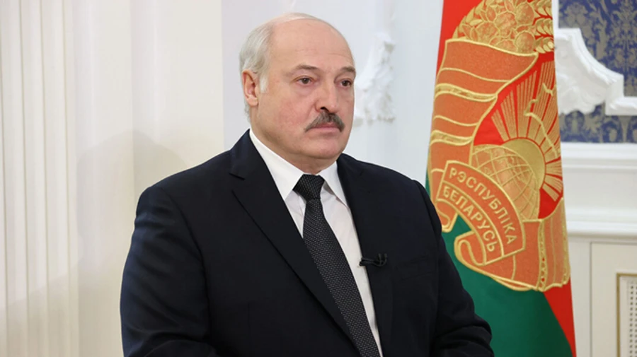 Половина українців вважають Білорусь ворожою країною, Росія – ворожа для 72%