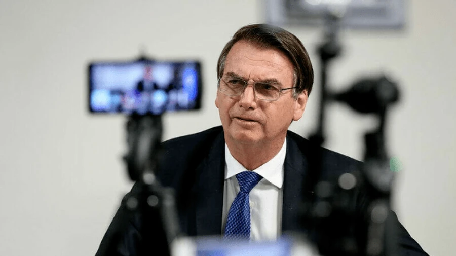 YouTube повидаляв відео президента Болсонару з дезінформацією про COVID-19