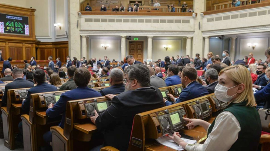 Понад сто нардепів мають звання кандидата і доктора наук – Чесно