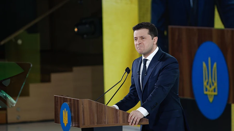 Зеленський: Партія очищується від засланих козачків і випадкових людей