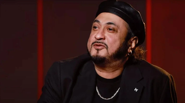 Bihus.Info: С артистом Петром Черным из Украины могли выехать по меньшей мере 5 мужчин