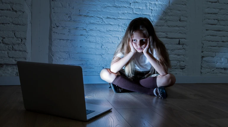 Майже 500 постраждалих із 16 країн: австралійця звинуватили у сотнях злочинів проти дітей в інтернеті