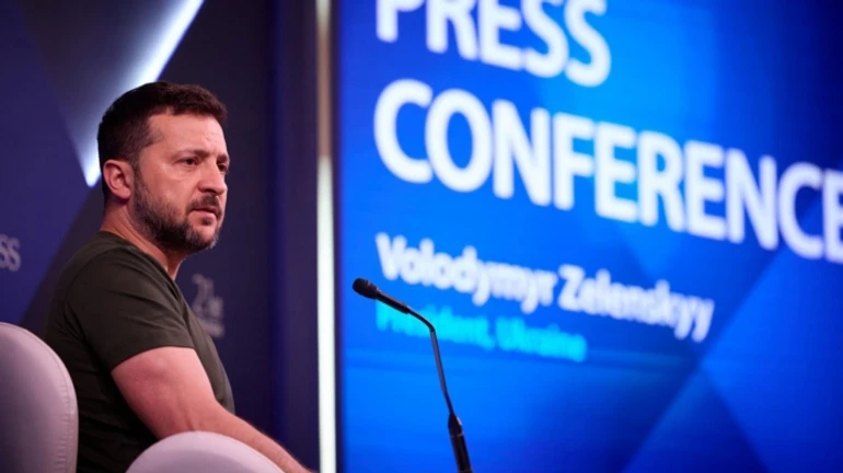 43% украинцев заявили, что ситуация с демократией ухудшилась во времена Зеленского − КМИС 