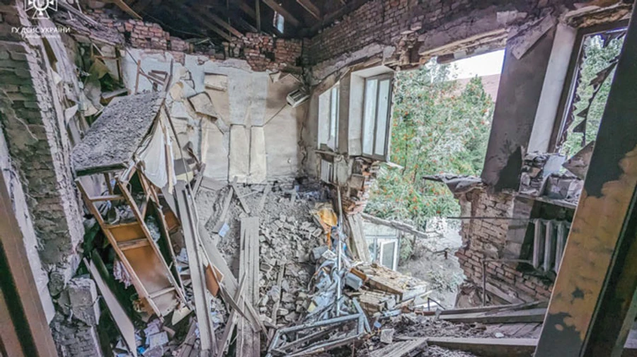 В Покровске из-под завалов спасли 3 человека 