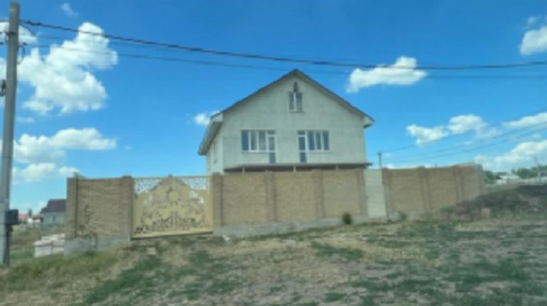 Soldiers spend almost a year building house for senior officer, receiving frontline pay