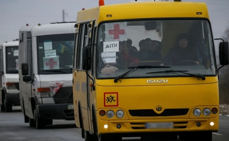 Чи потрібна примусова евакуація під час війни? – подкаст Ок, і шо?