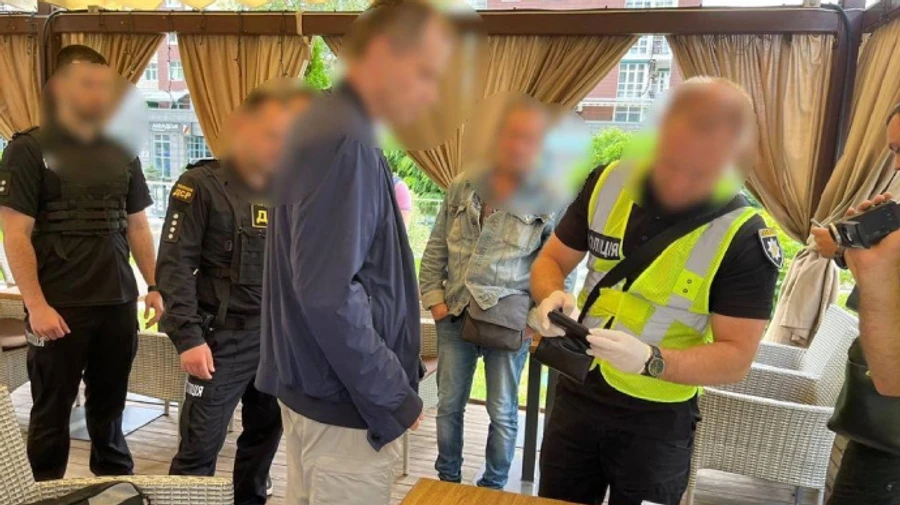 10 тисяч доларів за вплив на суддів: у Києві затримали екснардепа