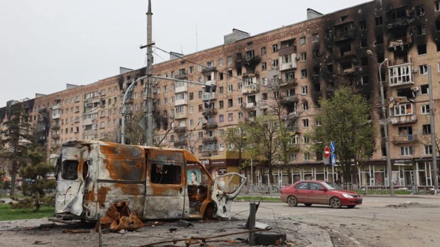 Спутник зафиксировал третье массовое захоронение у Мариуполя