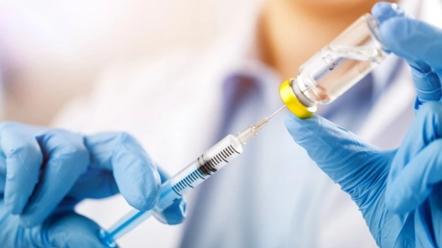 Україна сьомий тиждень поспіль ставить рекорд із щеплень проти коронавірусу