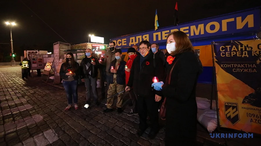 В Харькове ночью провели акцию ко Дню памяти и Дня победы