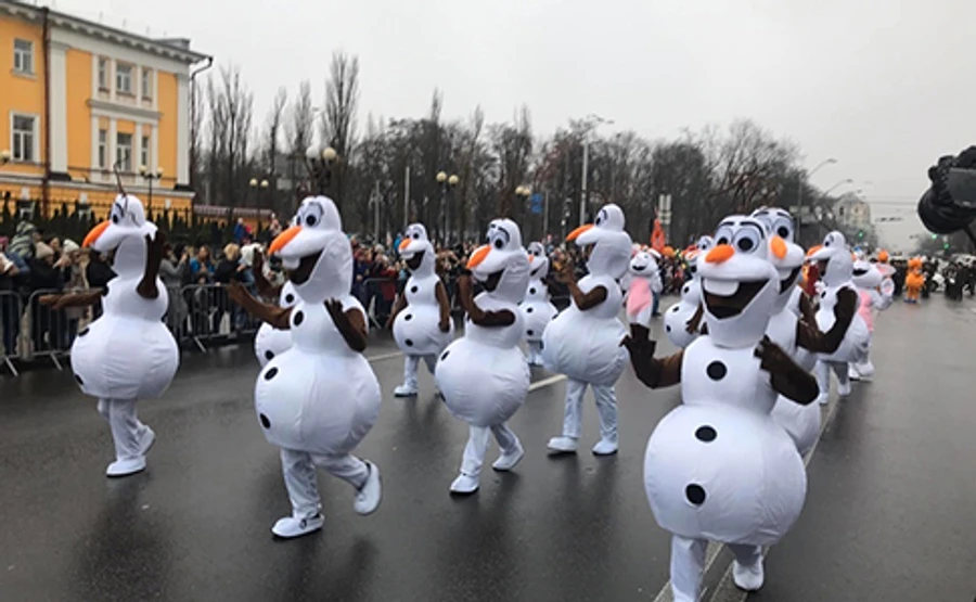 Києвом іде сотня костюмованих персонажів