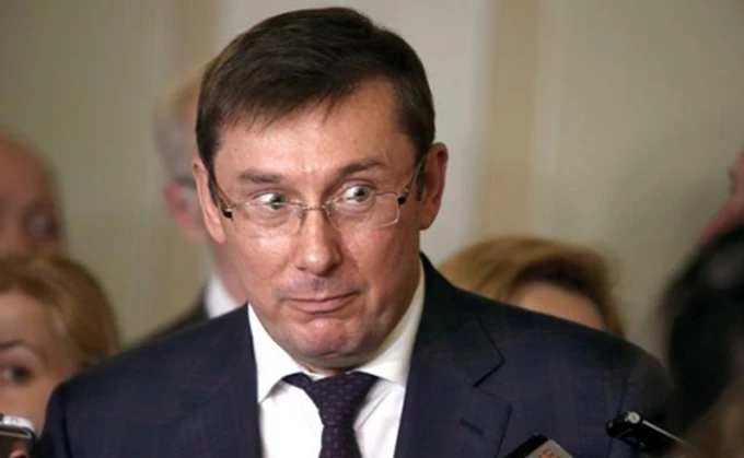 Депутати збирають підписи за відставку Луценка