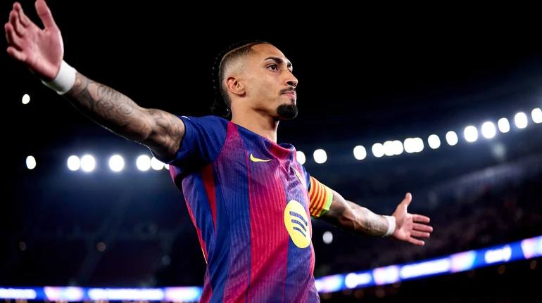 Важнее Ямаля и Левандовского: как Рафинья забивает, отдает, прессингует и руководит раздевалкой Барселоны