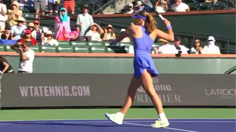 Розбила ракетку і послала фанатів: російська тенісистка зганьбилася після поразки на Індіан-Веллс