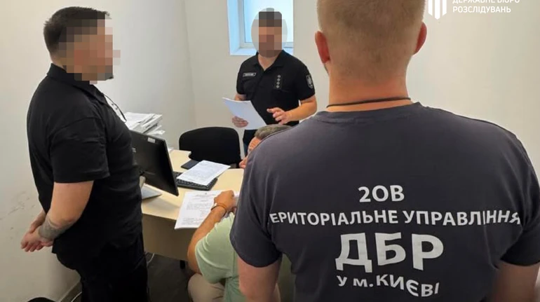 ГБР о первых результатах массовых обысков в ТЦК: в Киеве за 2,5 тысячи долларов снимали статус нарушителя