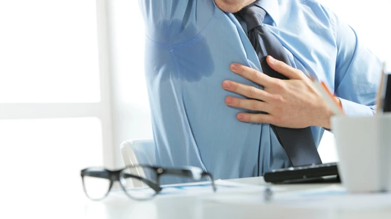 Коли піт аж ллється: що таке гіпергідроз і як з ним боротися