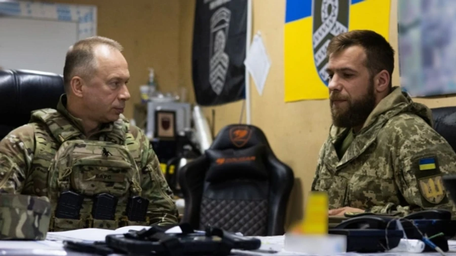 Через складну ситуацію на сході Сирський дві доби провів на передовій