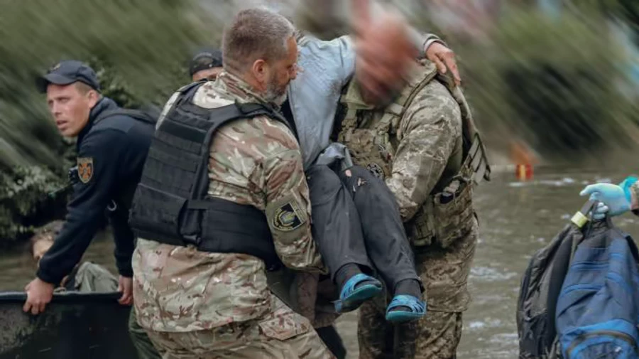 Destroying passports: Russians increase pressure on Ukrainians flooded in Kherson Oblast