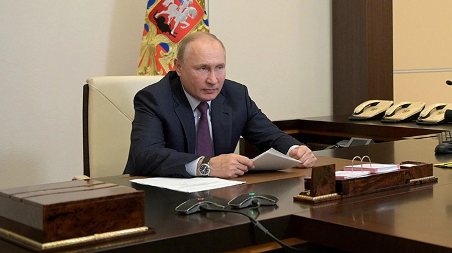 Путин вышел из самоизоляции