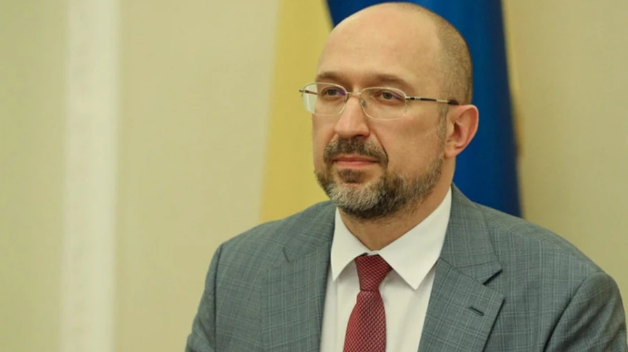 Шмигаль наказав перевірити інформацію про підпільну вакцинацію депутатів від COVID