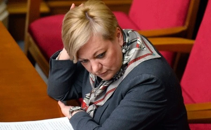 Зламали ломом двері: Гонтарева каже про обшуки в її київській квартирі