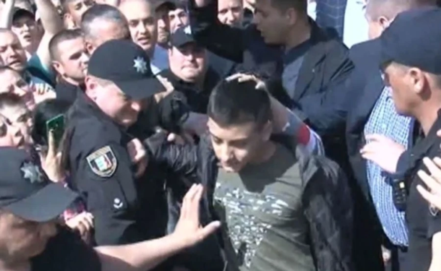 Гучне вбивство: суд відправив під арешт підлітка, якого хотіло лінчувати село