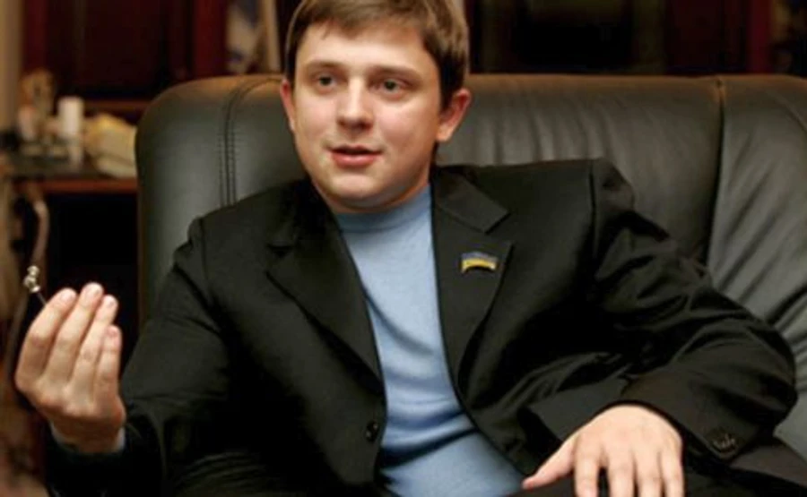 Декларація Довгого: 95 картин, 19 компаній і $1,5 млн готівкою