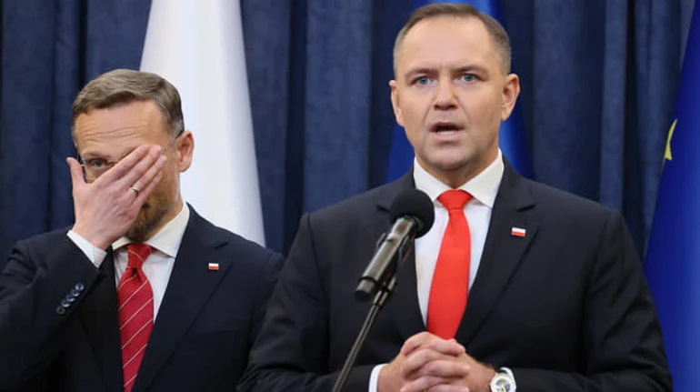 Наказать и унизить украинцев. Что стоит за новыми инициативами президента Польши