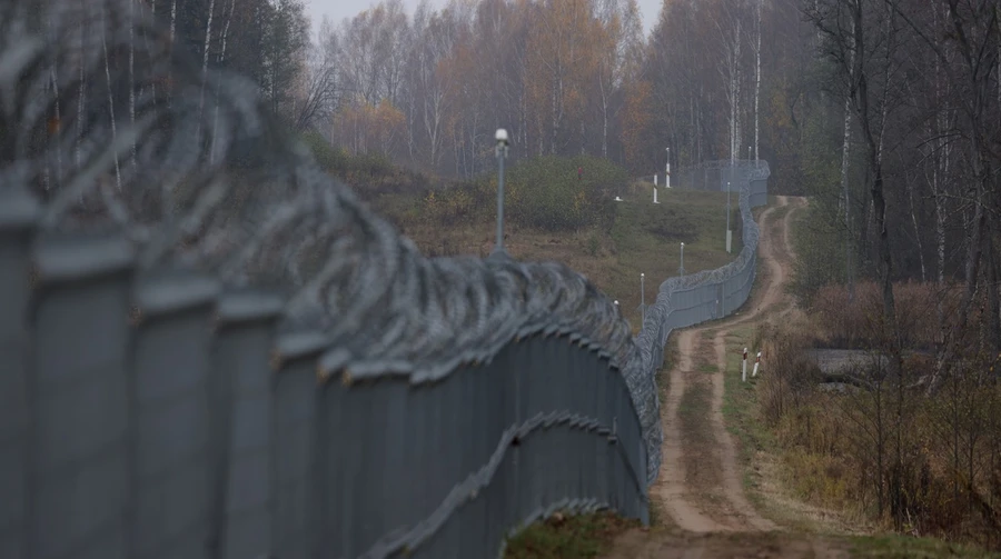 Литва закрила аеропорти та кордон з Білоруссю через вторгнення десятків повітряних куль