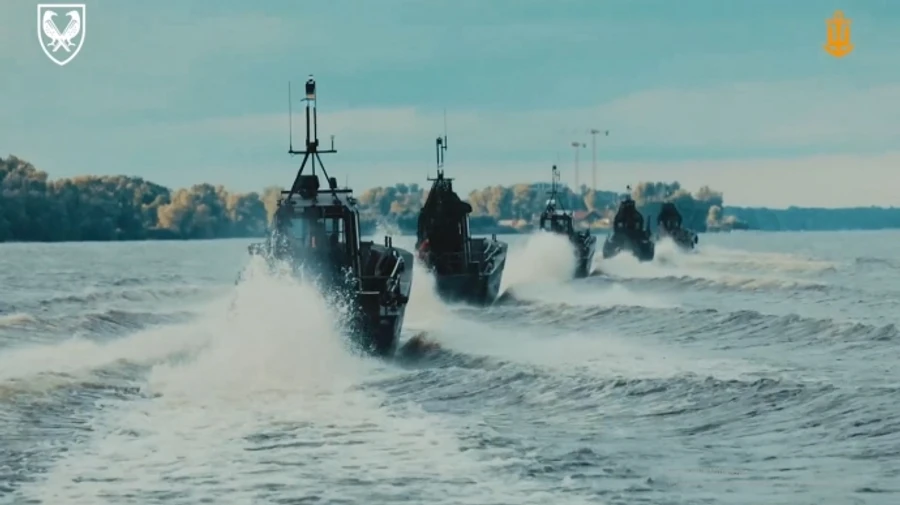 Ukraine's Navy carries out river flotilla exercises on river Dnipro – video