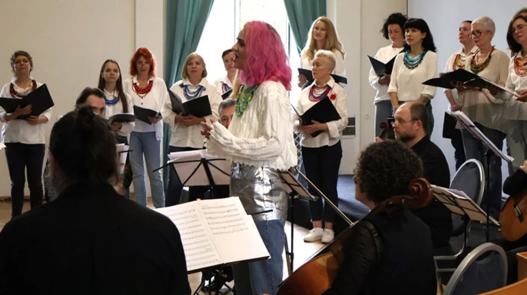 Битлз в стиле барокко. Сеанс профессиональной арттерапии от любительского хора Б.А.Х.