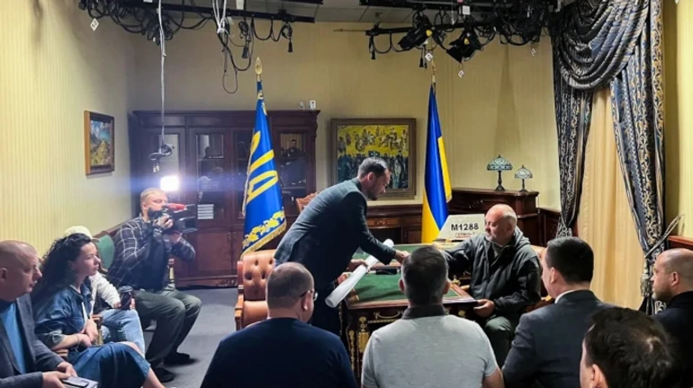 Конфлікт вичерпано: в Межигір'ї почався процес передання майна, парк наразі закрили