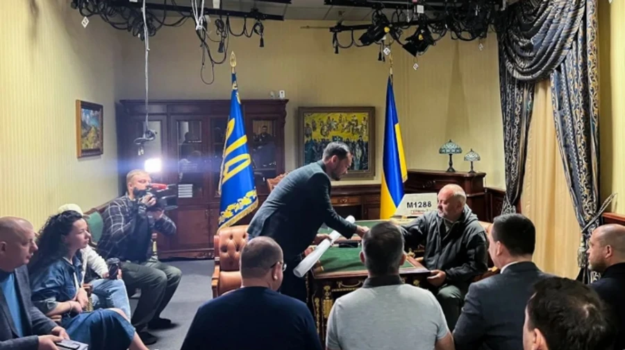 Конфлікт вичерпано: в Межигір'ї почався процес передання майна, парк наразі закрили