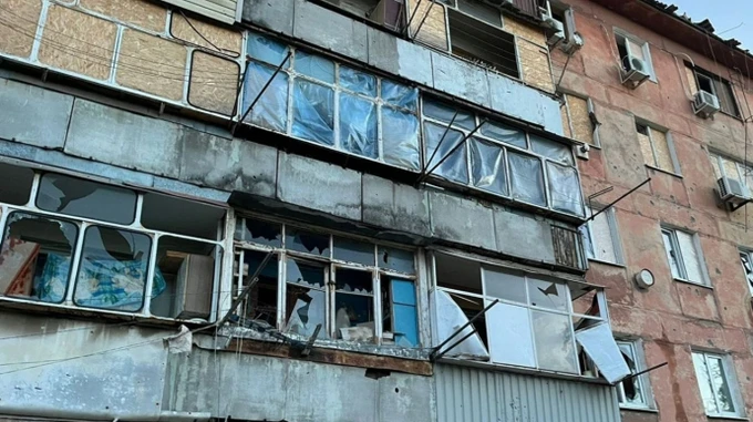 Окупанти накрили Нікополь артилерією і Градами: багато руйнувань, поранена жінка 