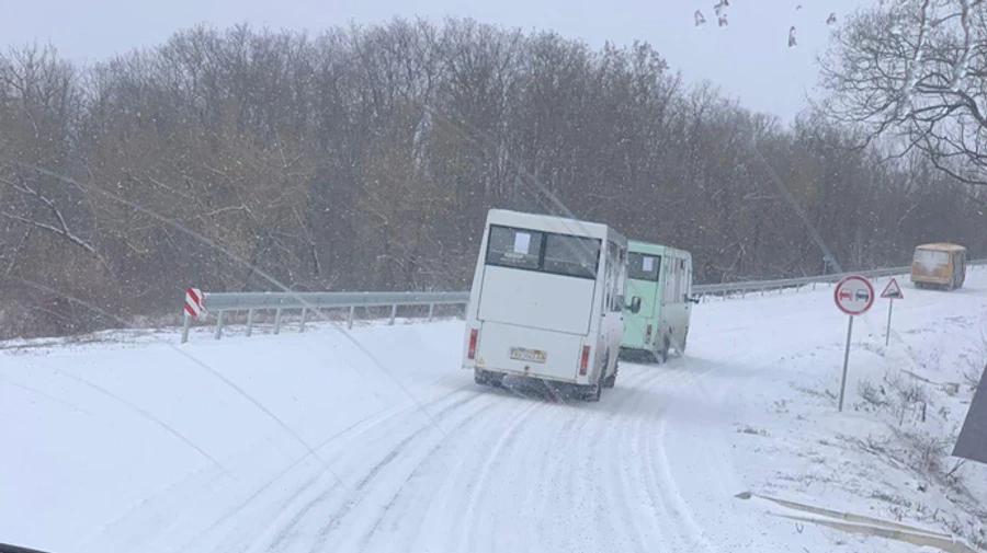 Izium citizens evacuated under fire from Russian forces