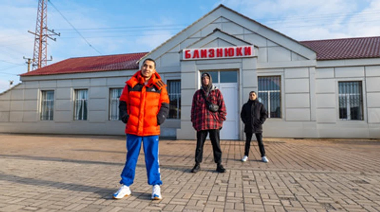 Курган&Агрегат. Как простые парни из Близнюков не изменили себе, стали звездами YouTube и превратили суржик в культ