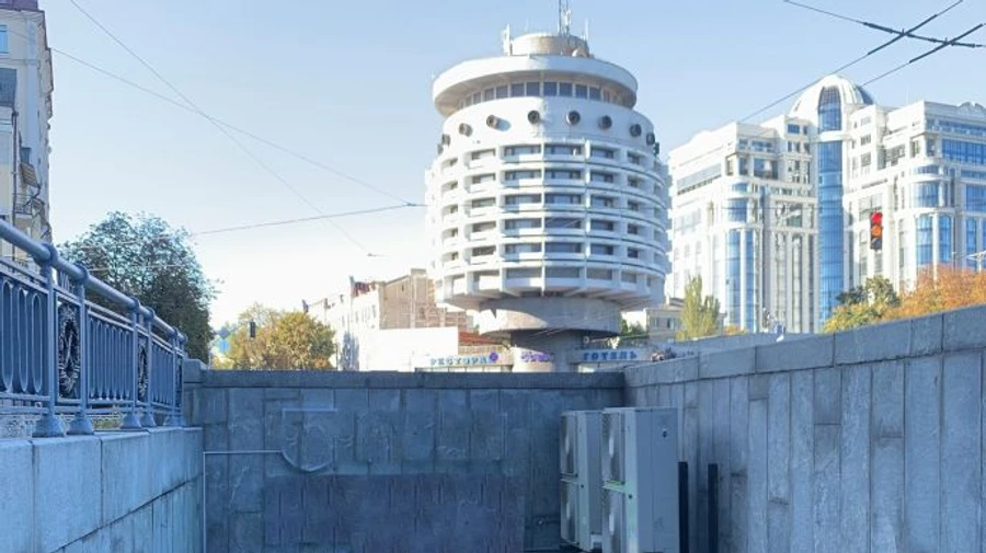 Здав за безцінь місця в переході на 49 років: київському чиновнику оголосили підозру