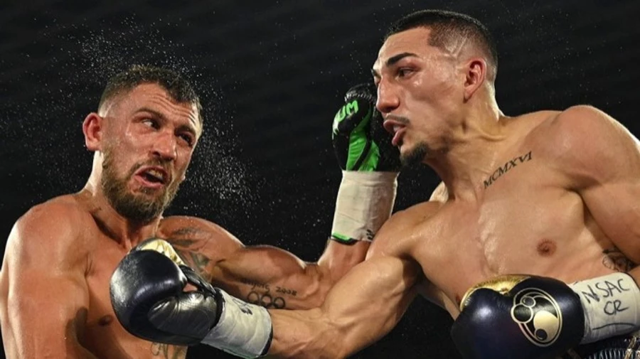 Ломаченко прокомментировал поражение от Лопеса