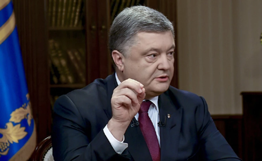 Порошенко: Никаких параллельных процессов, сначала безопасность