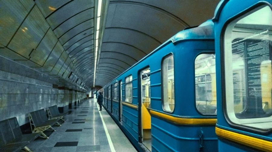 У Києві запрацюють другі виходи на станціях метро Осокорки та Золоті ворота