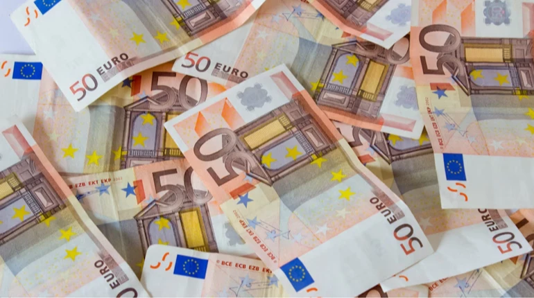 Новини економіки 15 грудня: євро по 50 гривень, знеструмлена Одещина