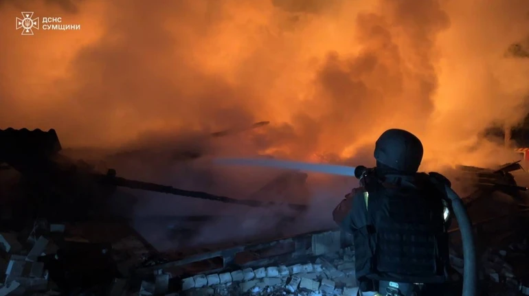 На Сумщині через обстріли сталася масштабна пожежа