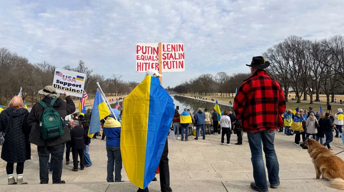 У США пройшов мітинг напередодні річниці вторгнення РФ в Україну
